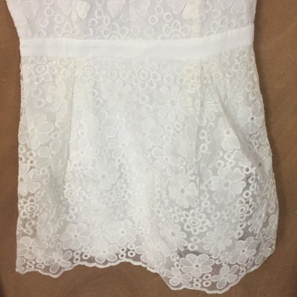 White dress - Picture 2 of 6